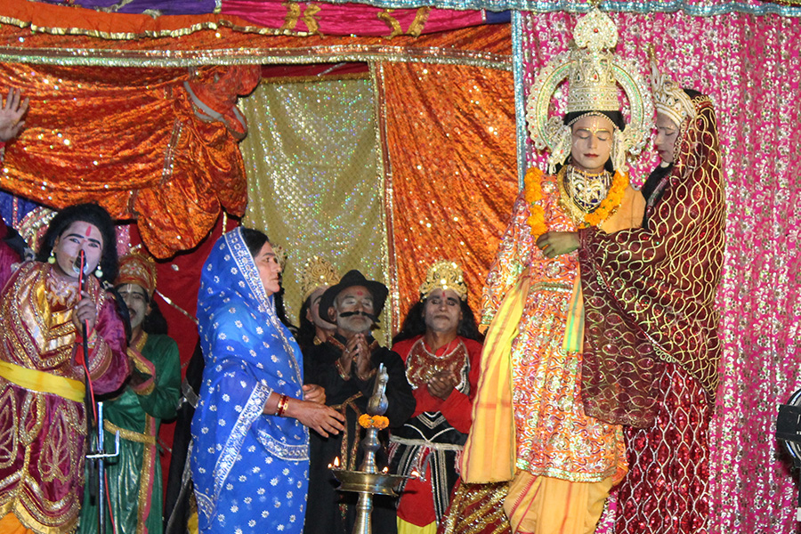 Shri Raam Leela is organised at Maharishi Ved Vigyan Vishwa Vidyapeetham campus, Village Deepdi, Bhojpur Temple Road, Bhopal Dhanush Bhanjan and Shri Raam Jaimala was the topic of the day.